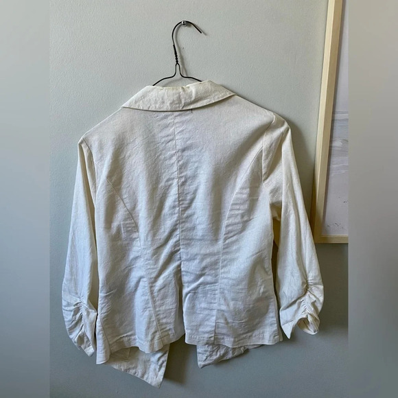 Ivory Linen  LeChateau Blazer - Picture 8 of 8